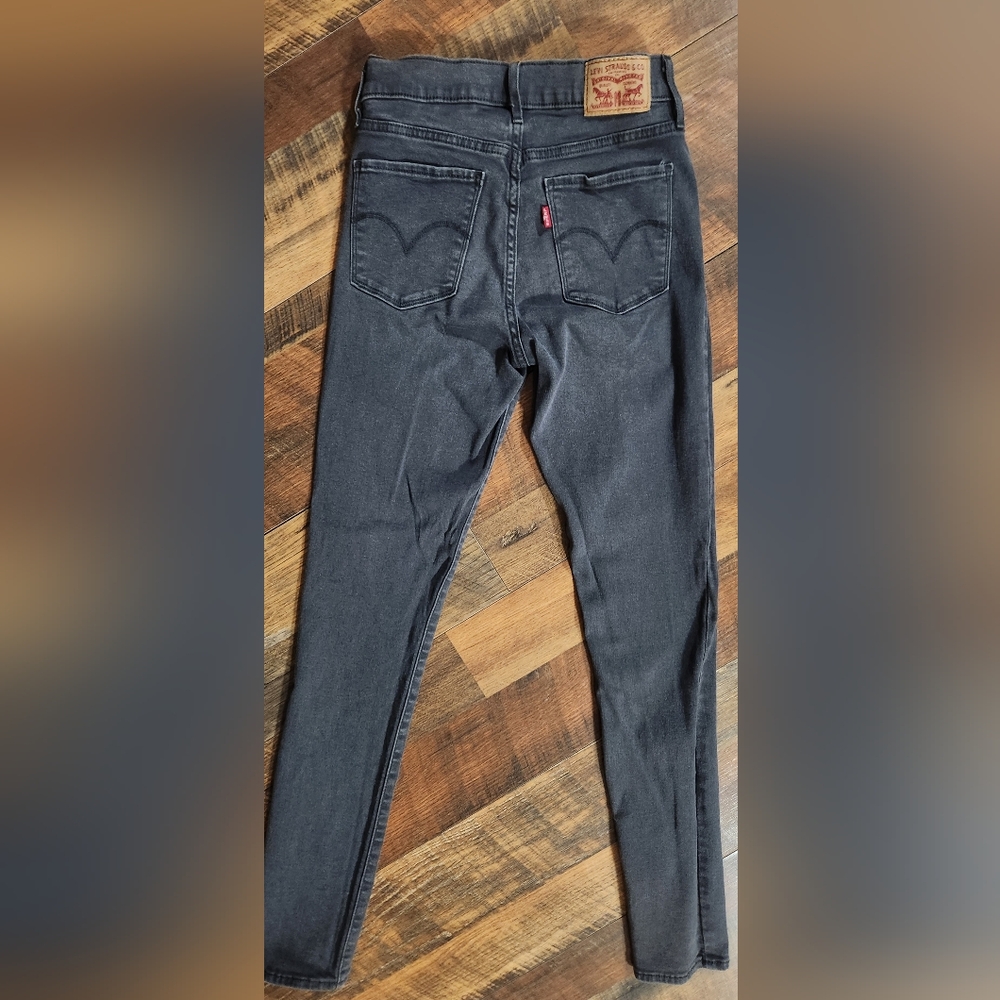 Levi's W26 L30